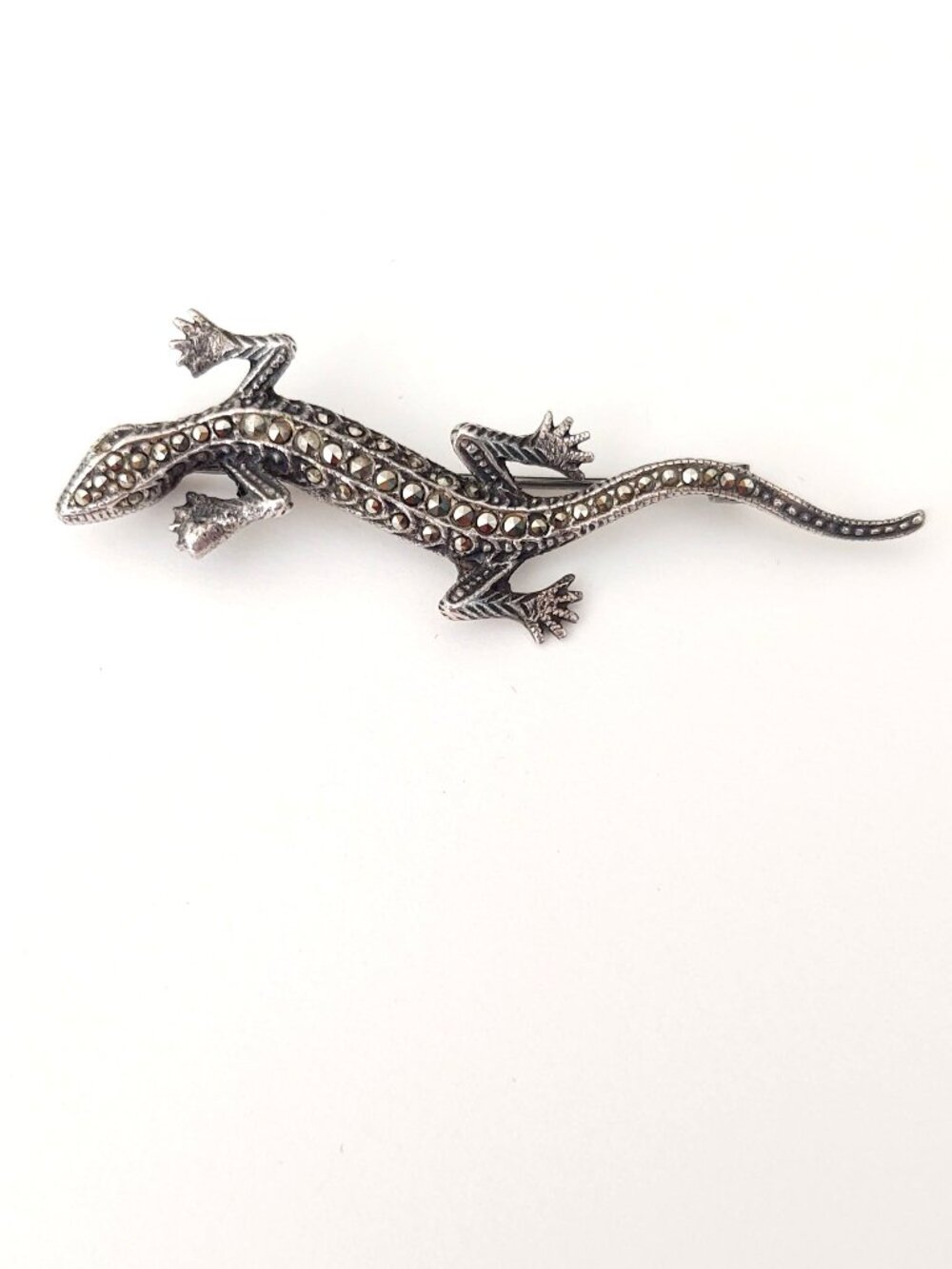 Small vintage sterling and marcasite lizard brooch
